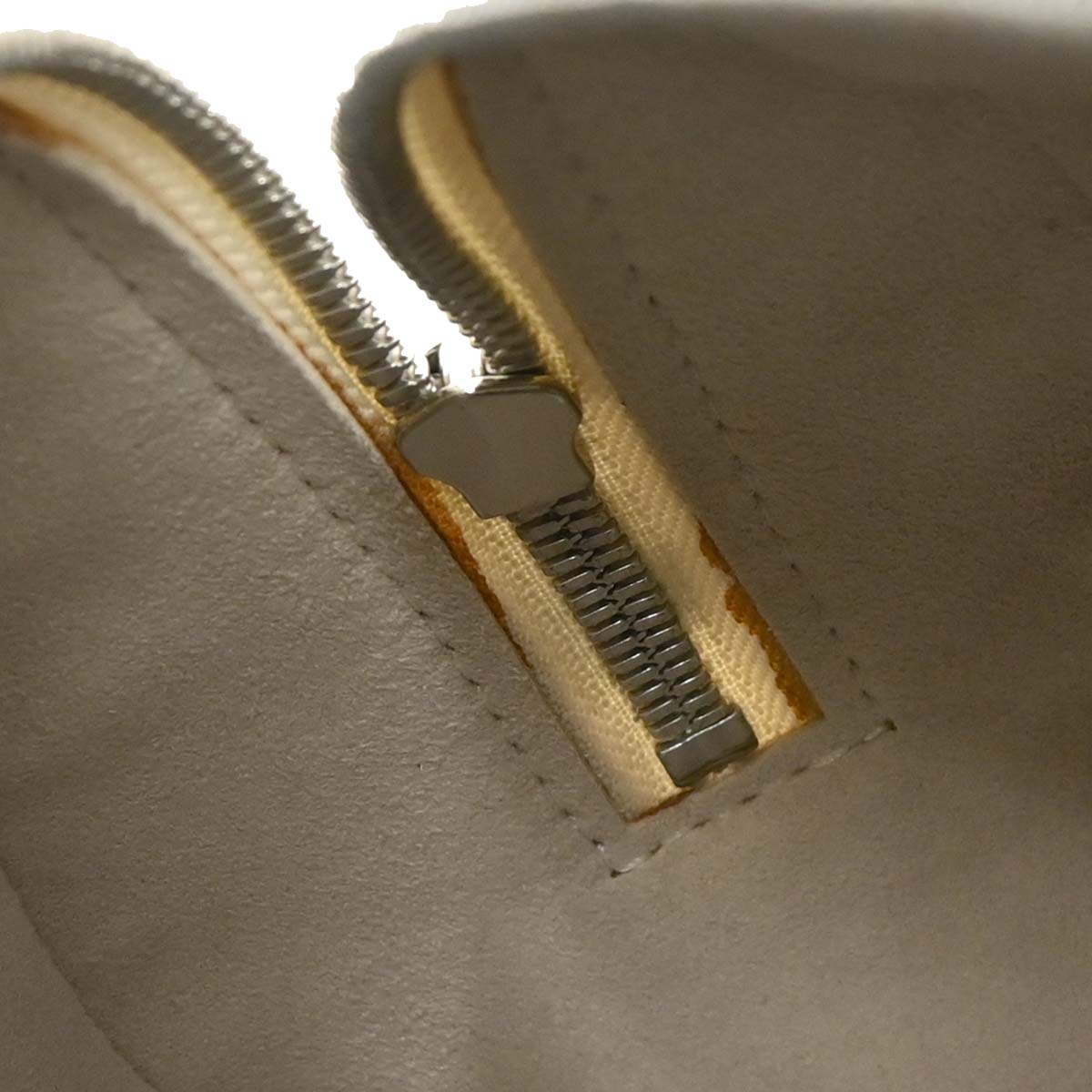 Louis Vuitton Off-white Epi Jasmin Handbag M5208J