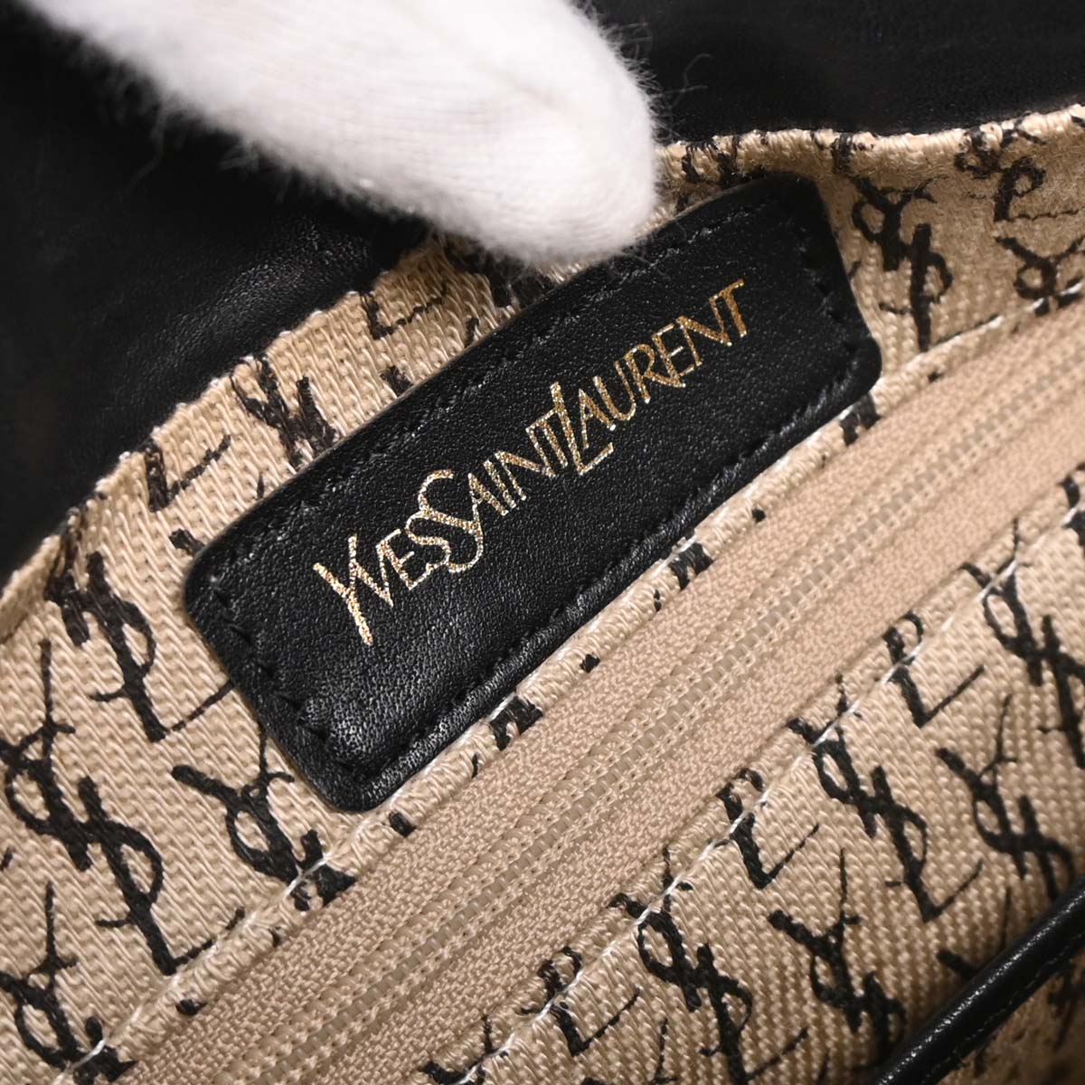 Yves Saint Laurent Black Leather Shoulder Bag