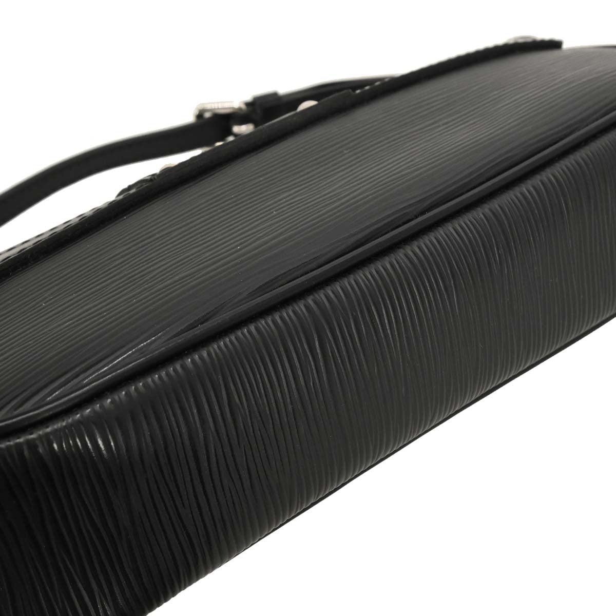 Louis Vuitton Black Epi Pochette Montaigne Handbag M59292