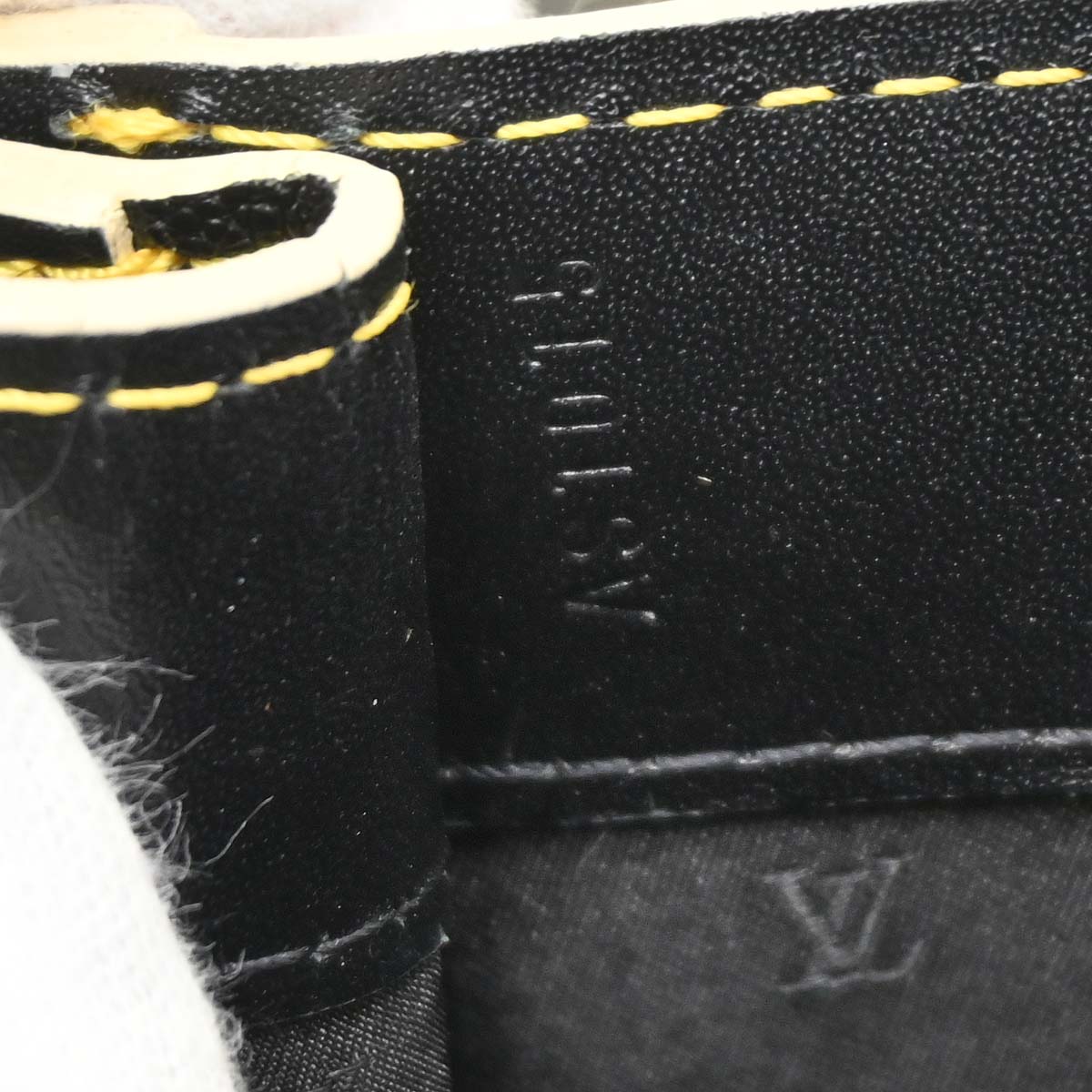 Louis Vuitton Black Suhali Le Fabuleux Handbag M91812