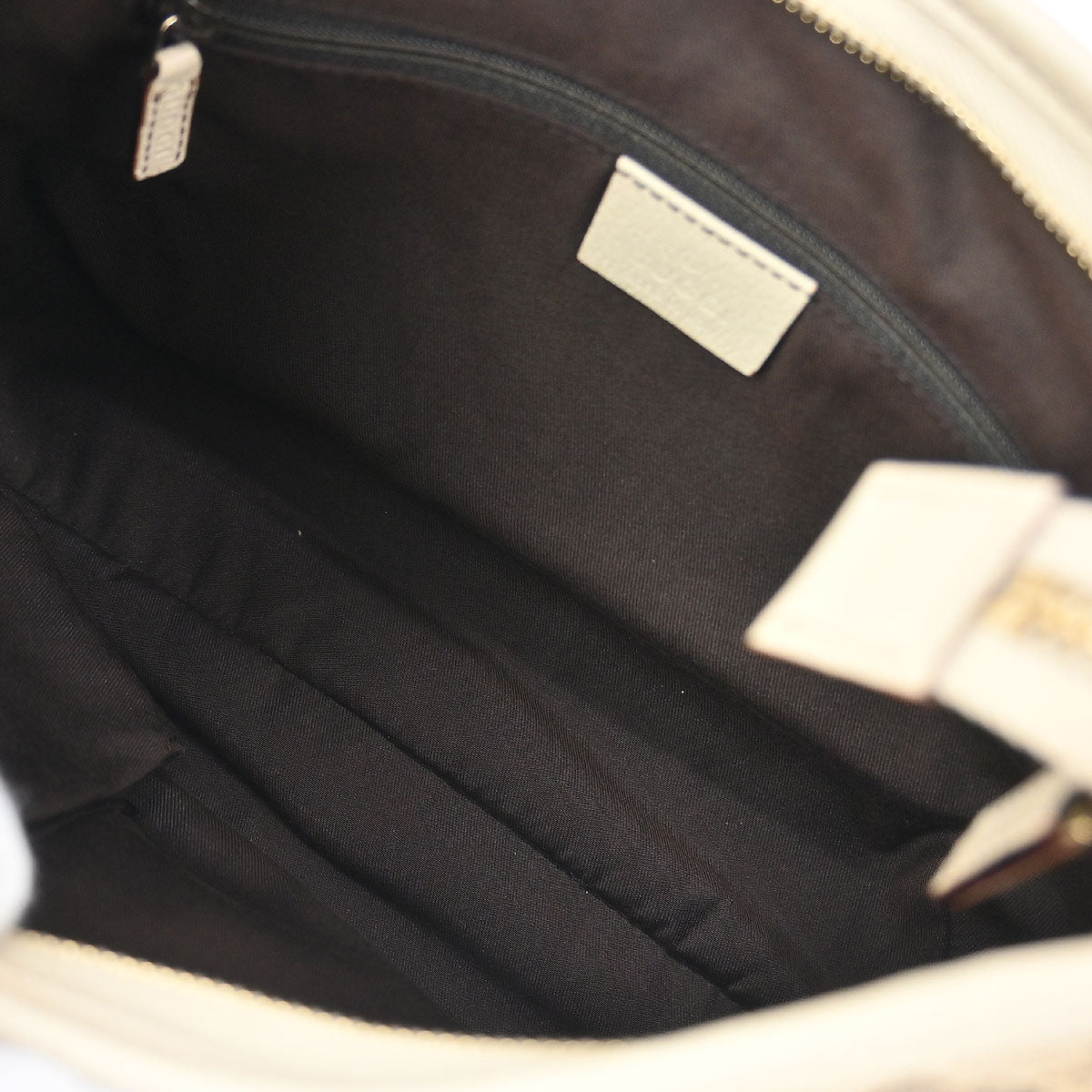 Gucci Beige Canvas GG Abbey D Ring Handbag