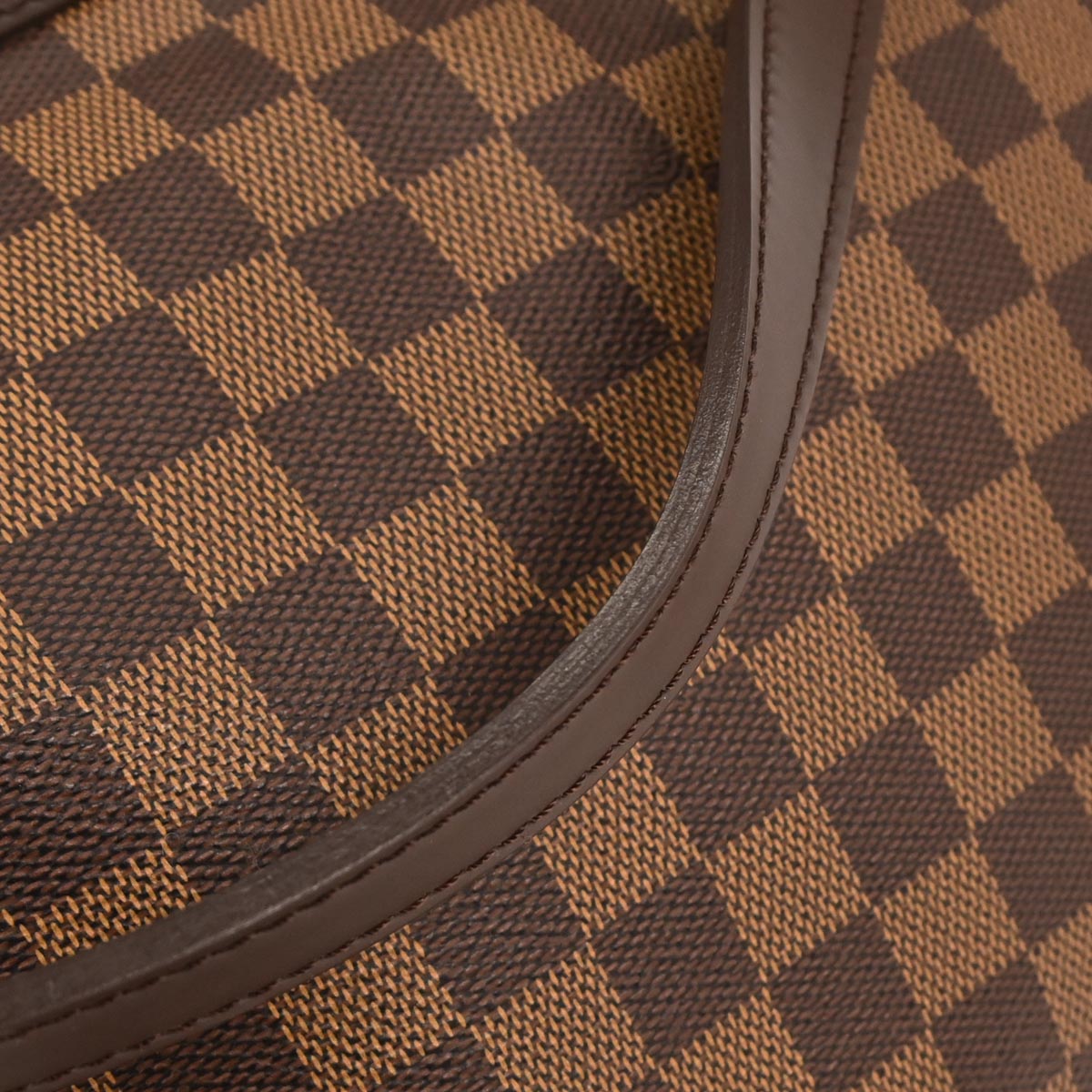 Louis Vuitton Damier Illovo MM Handbag N51995