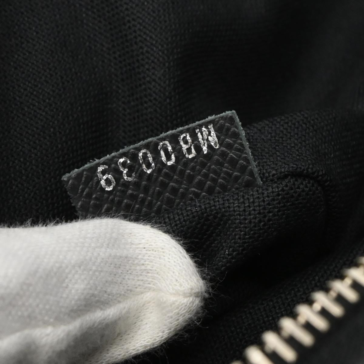 Louis Vuitton Black Taiga Dimitri Shoulder Bag M32462