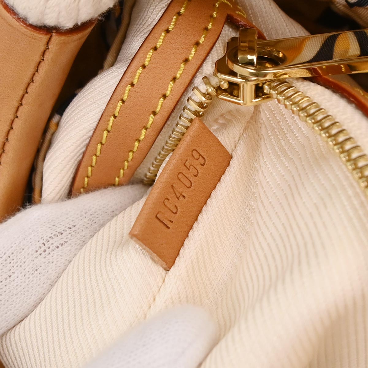 Louis Vuitton Cruise Line Bulles MM Shoulder Bag M40236