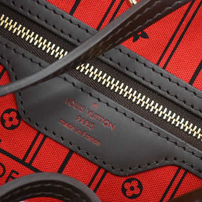 Louis Vuitton Damier Neverfull MM Shoulder Tote Bag N51105