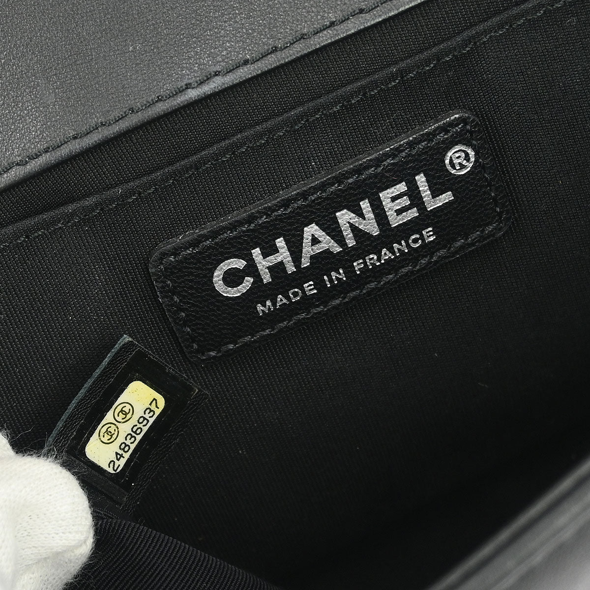 Boy Chanel Black Calfskin Chevron Medium Shoulder Bag