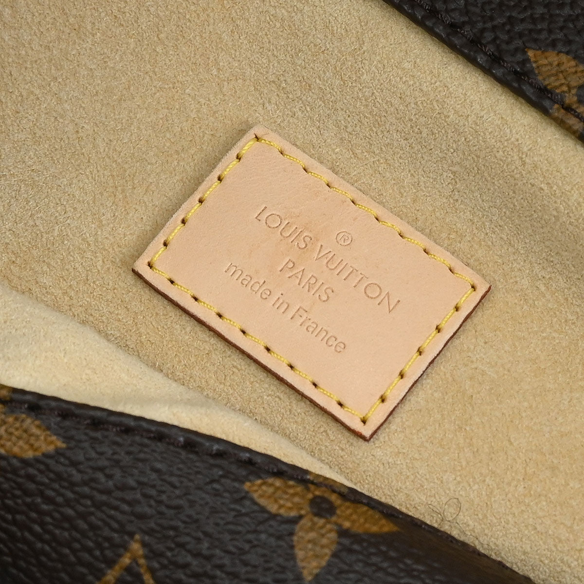 Louis Vuitton Monogram Artsy MM Handbag M40249