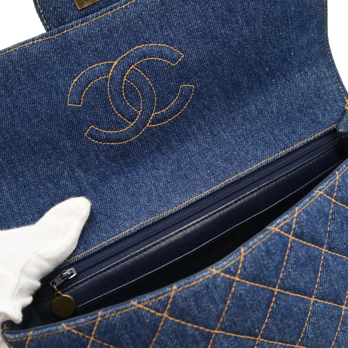 Chanel 1996-1997 Blue Denim Jumbo Classic Flap Shoulder Bag