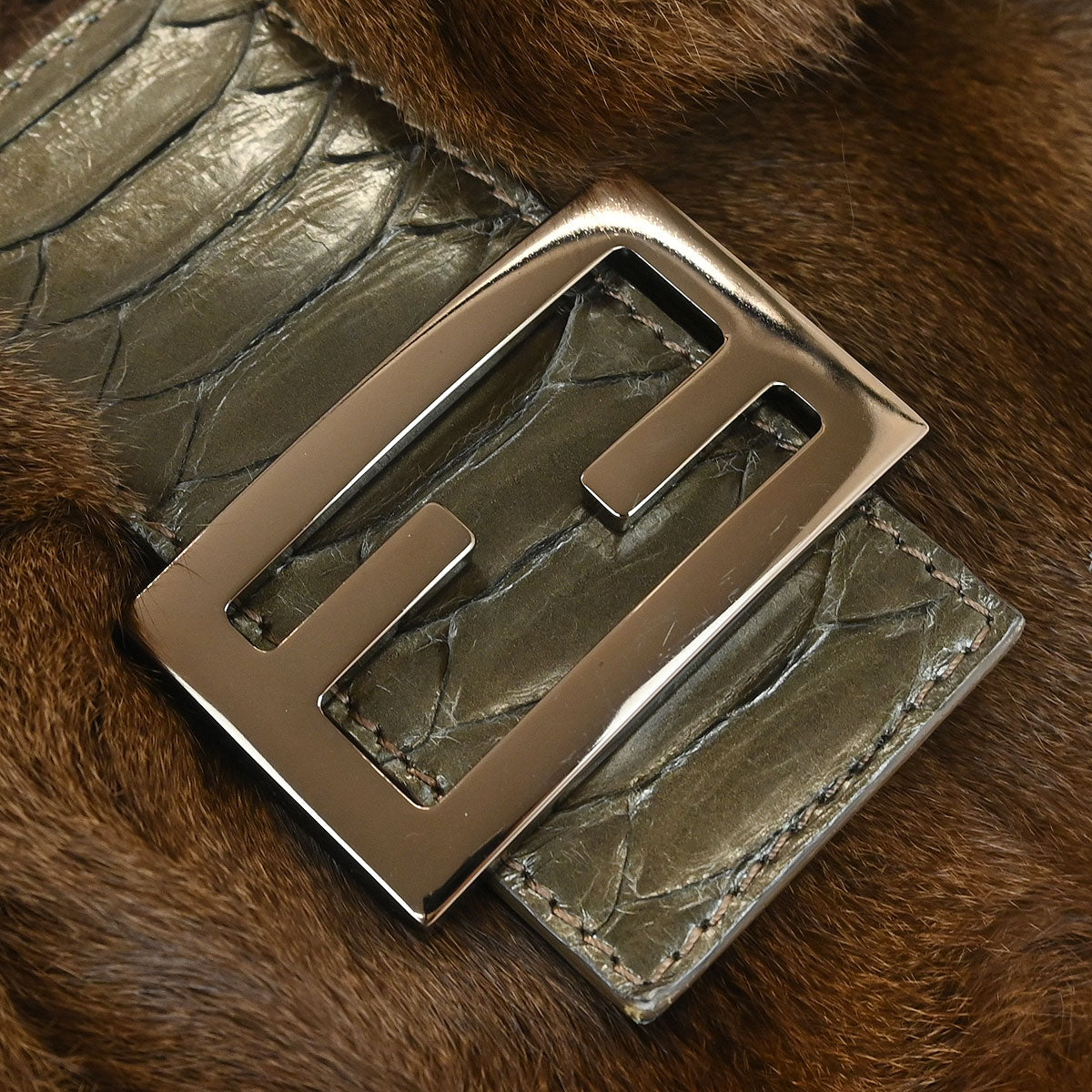 Fendi * Brown Fur へび Mamma Baguette Handbag