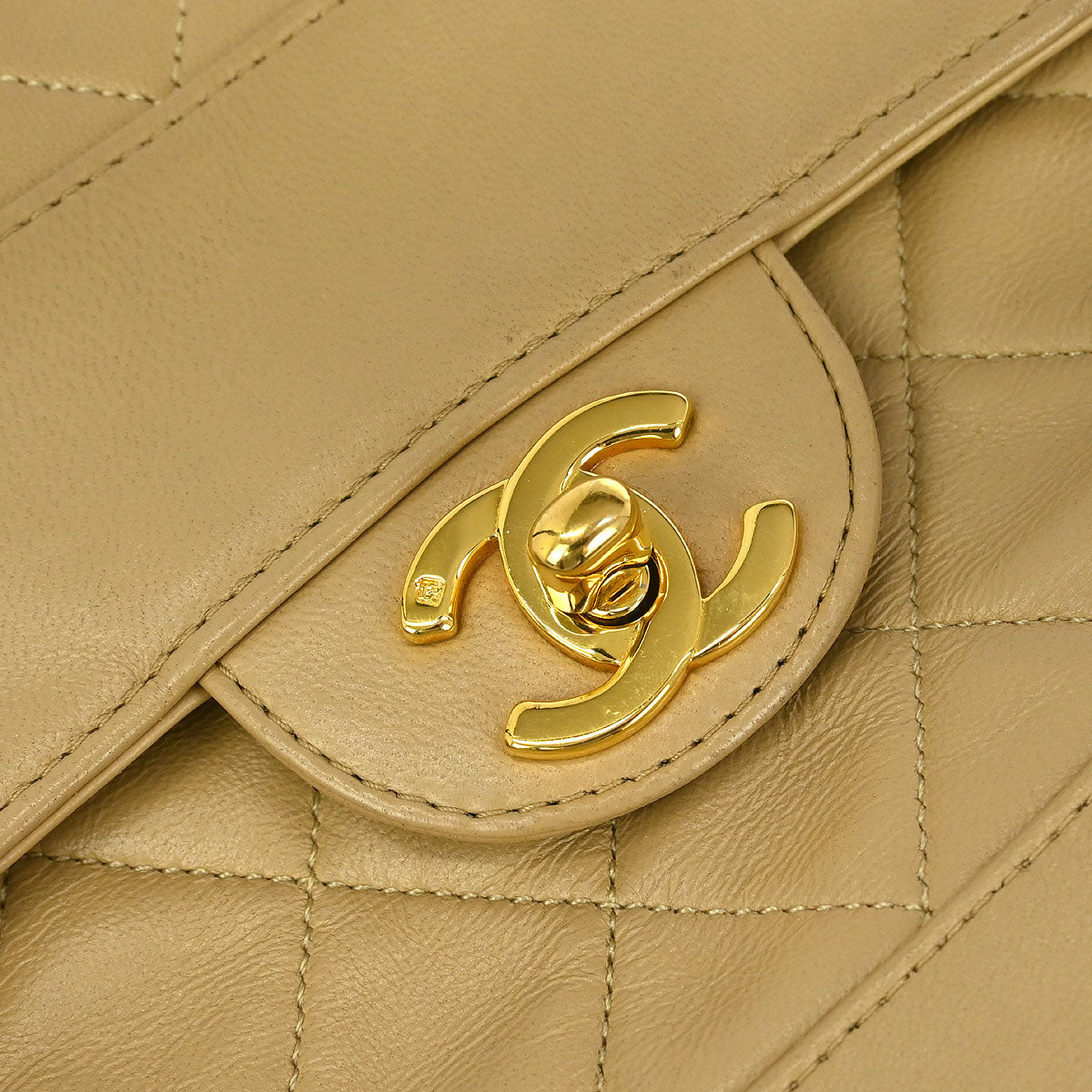 Chanel 1989-1991 Beige Lambskin Single Flap Shoulder Bag