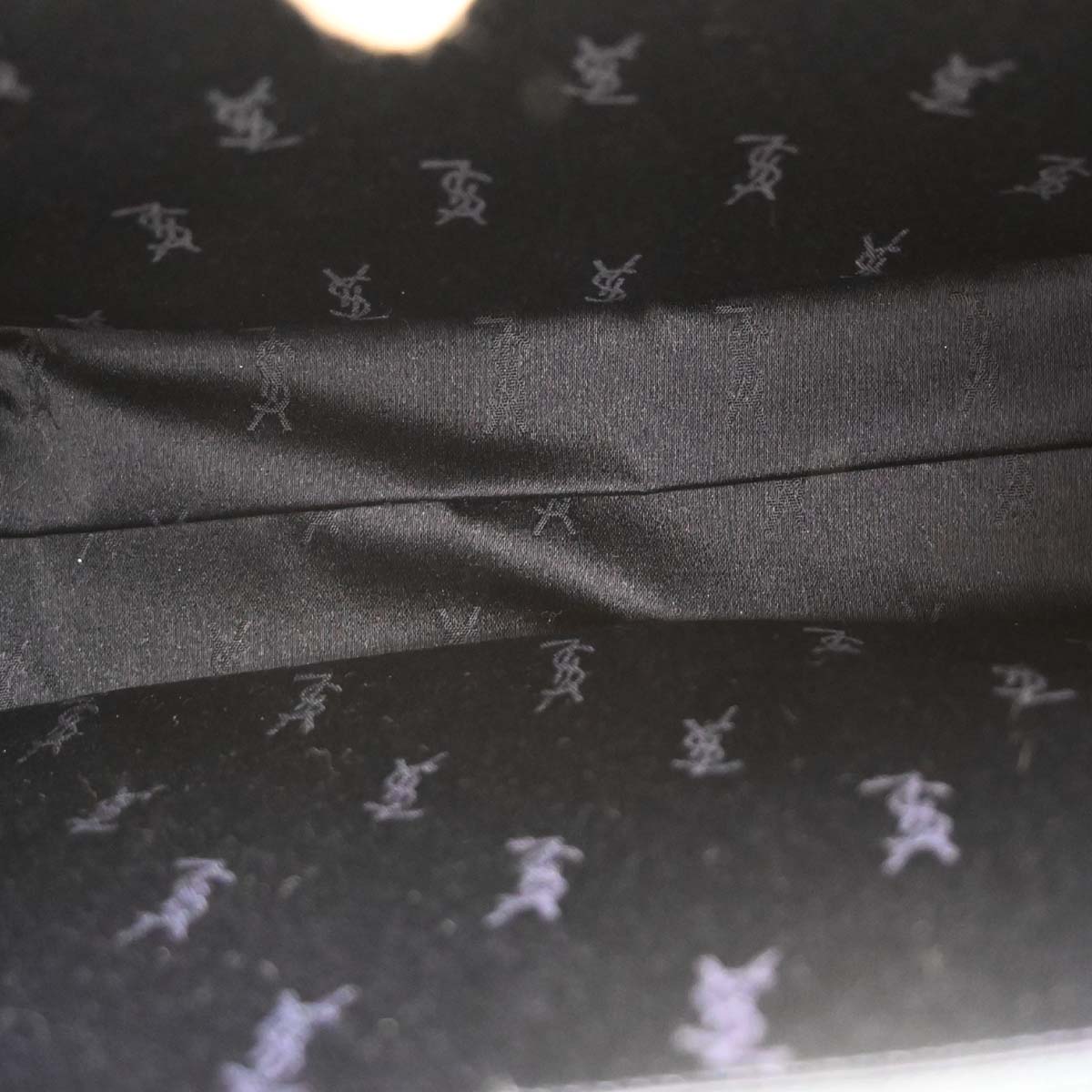 Yves Saint Laurent White Leather Handbag