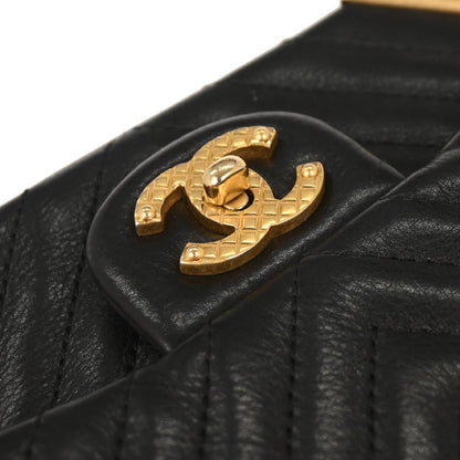 Chanel 2018 Black Calfskin Chevron Shoulder Bag