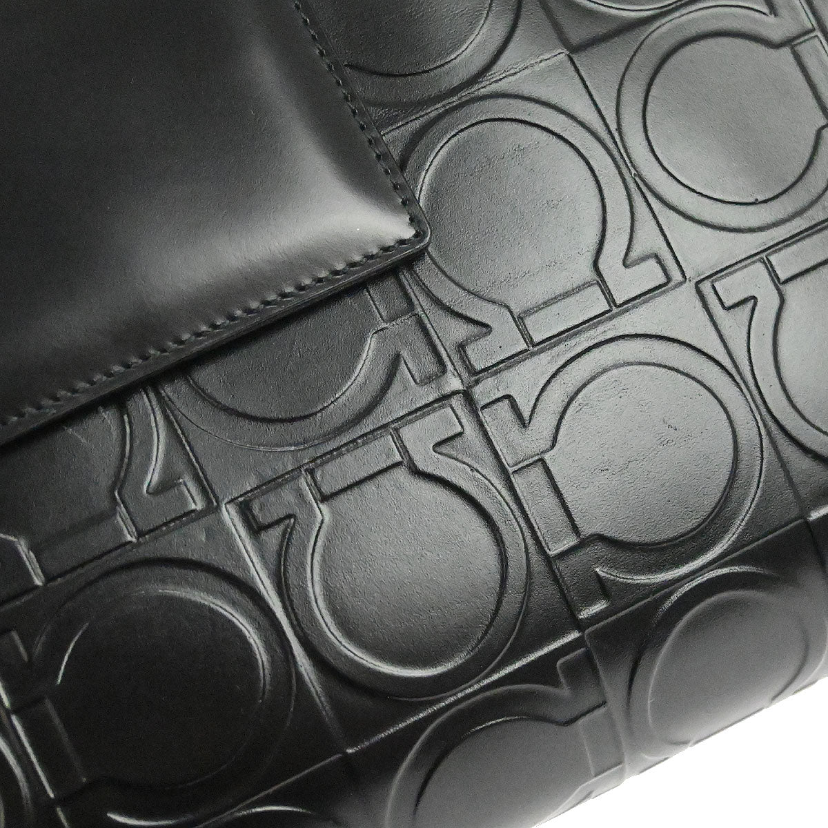 Salvatore Ferragamo Black Leather Gancini Handbag – AMORE Vintage
