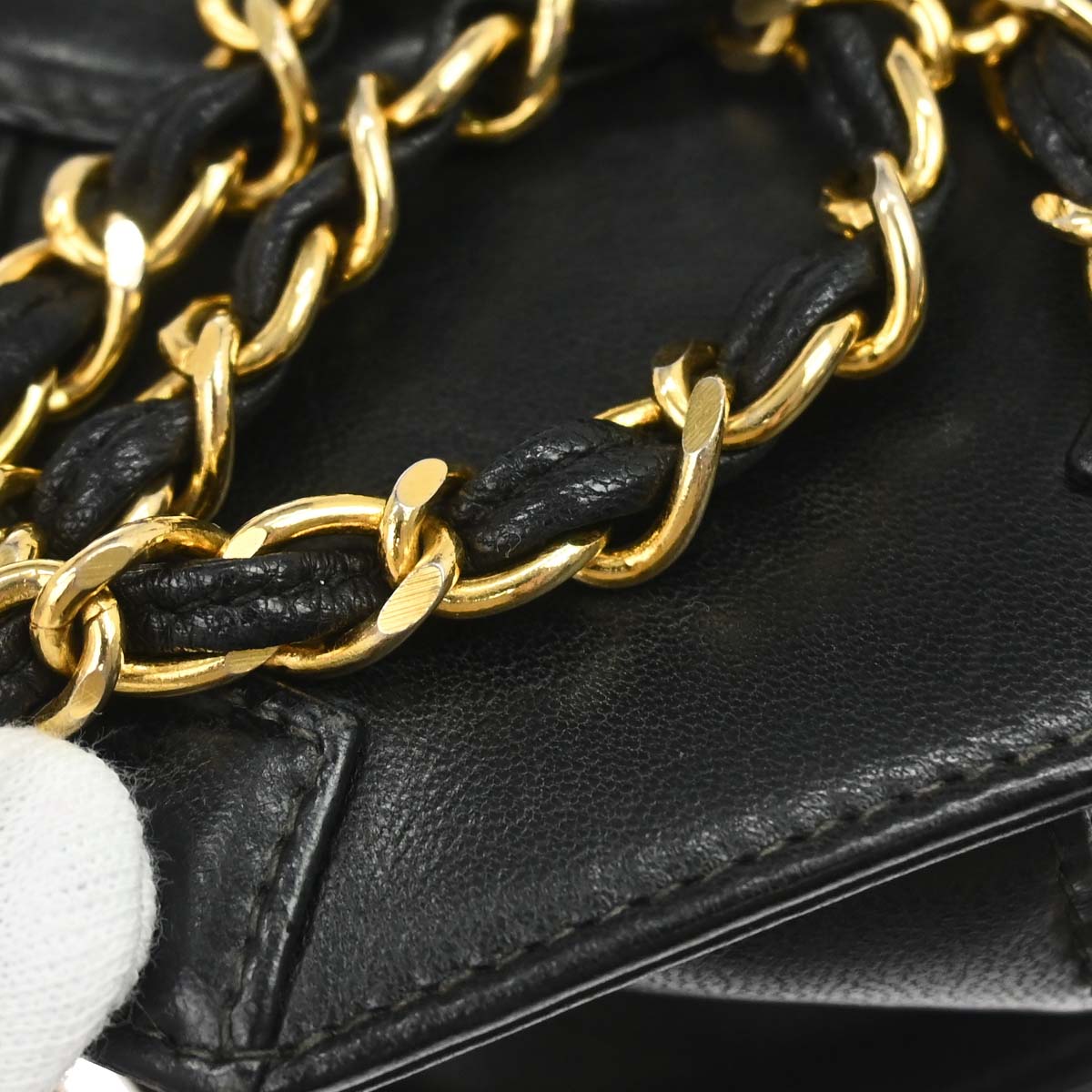 Chanel 1989-1991 Black Lambskin Jumbo CC Tassel Single Chain Shoulder Bag