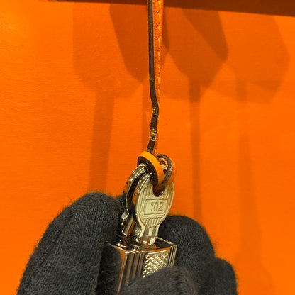 Hermes * 2004 Orange Box Calf Kelly 28 Sellier