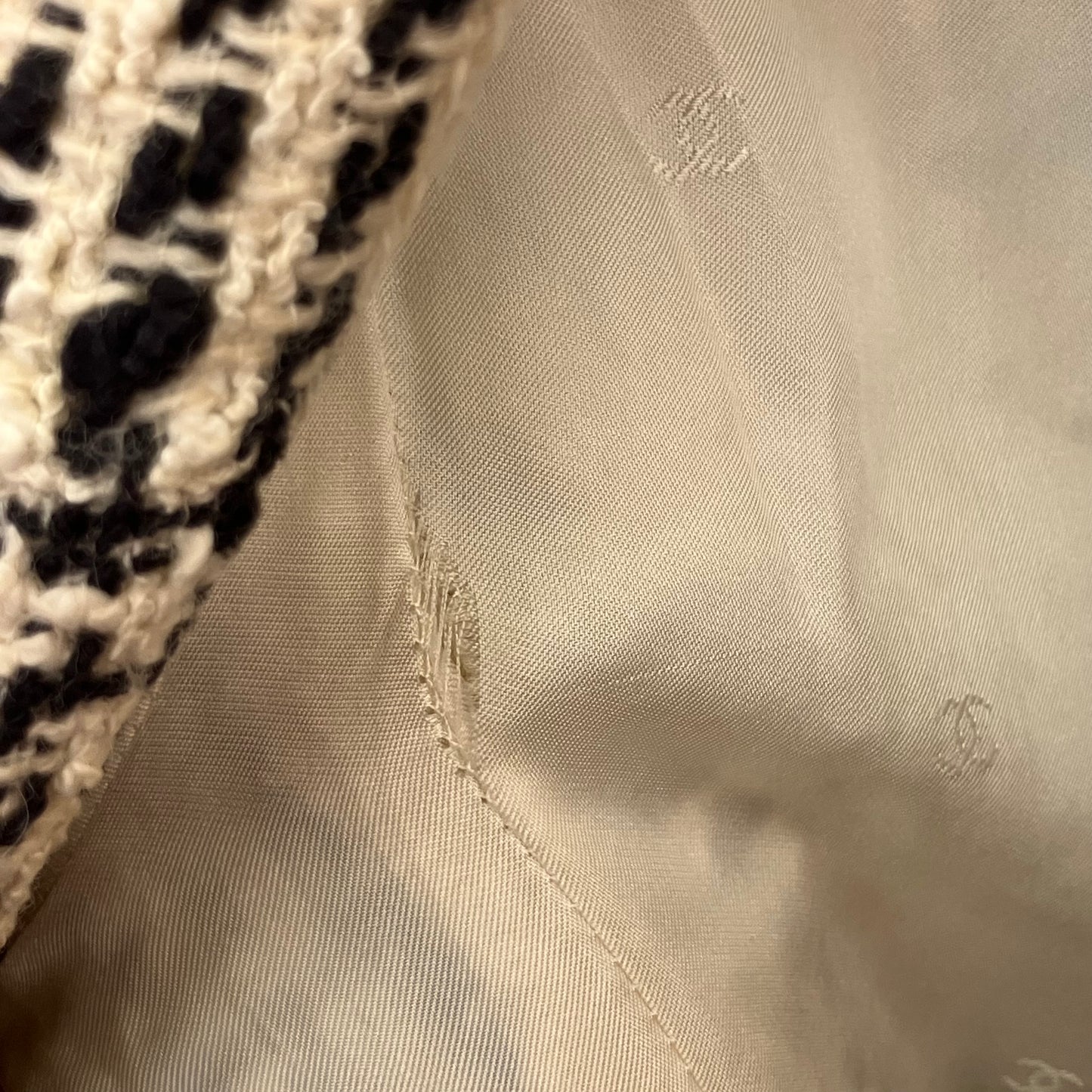 Chanel 1995 Single Breasted Jacket Off-white #42