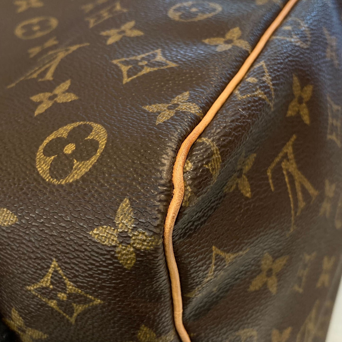 Louis Vuitton 2001 Monogram Keepall 60 Duffle Handbag M41422