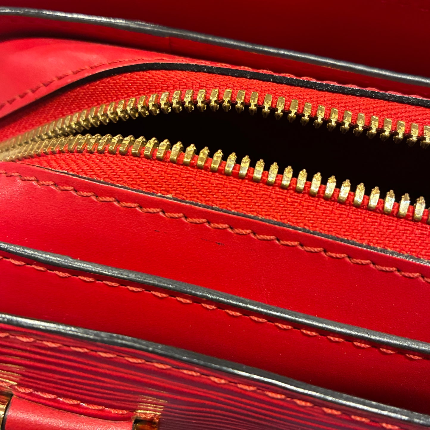 Louis Vuitton Red Epi Pont Neuf Handbag M52057