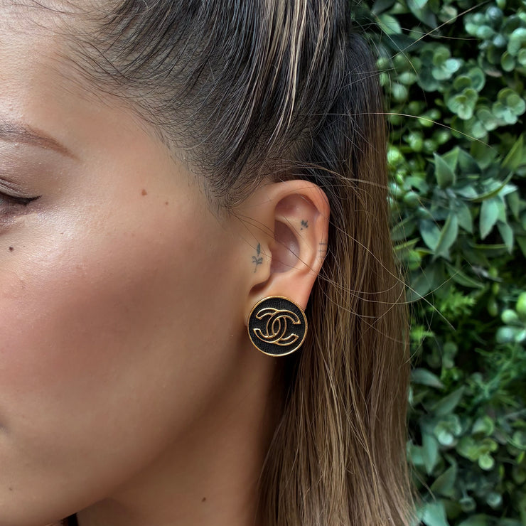 Chanel Black Button Earrings Clip-On 03P