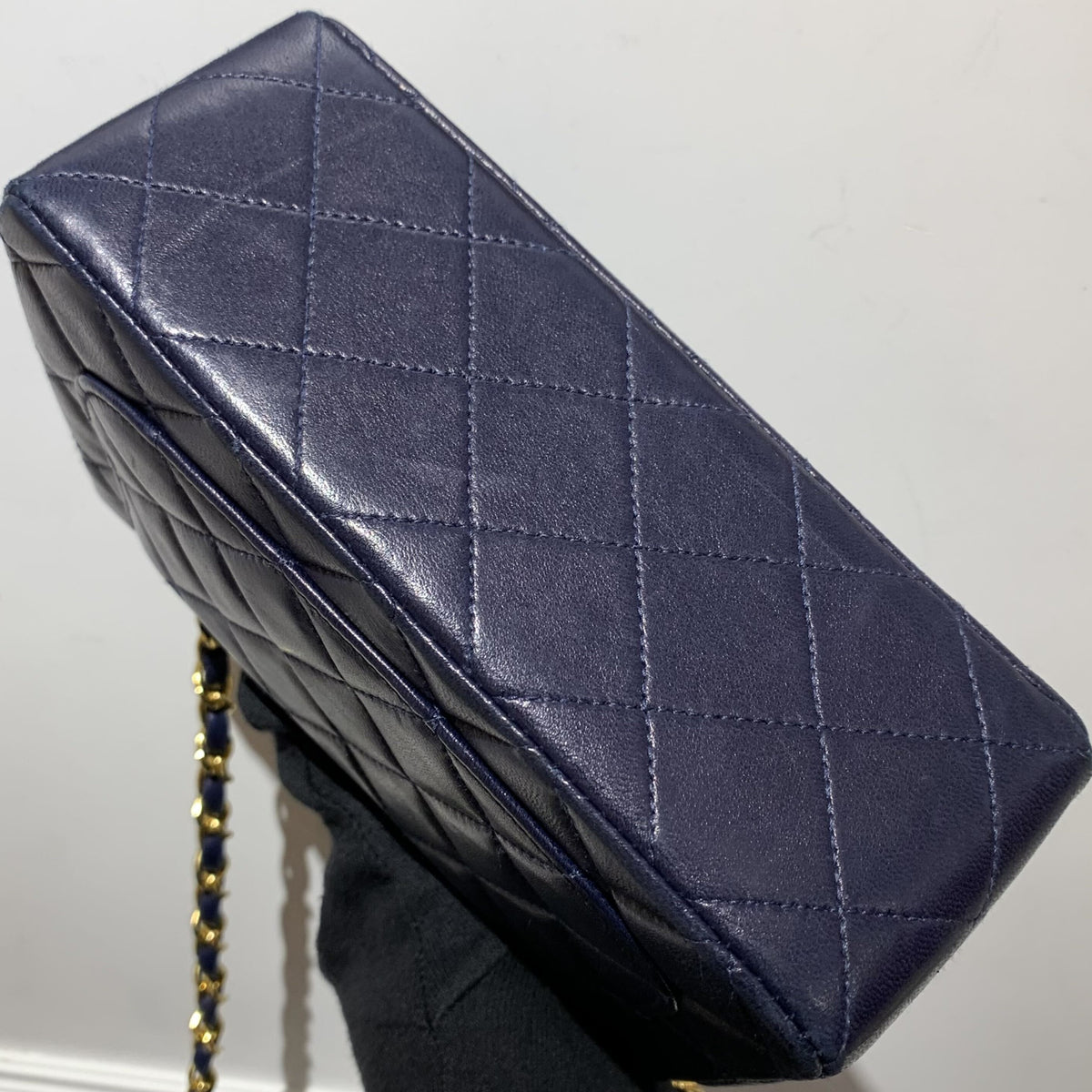 Chanel 1989-1991 Navy Lambskin Mini Classic Square Flap Shoulder Bag 17