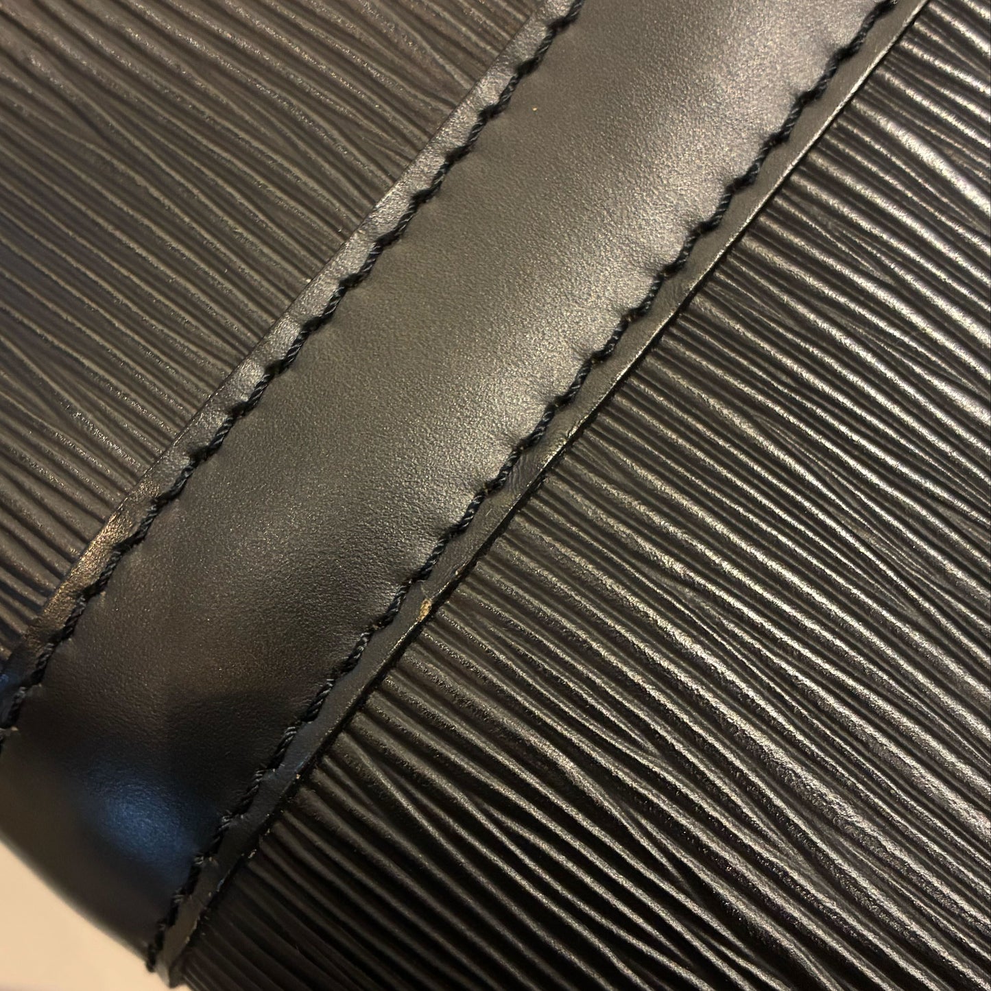 Louis Vuitton 1993 Black Epi Keepall 50 Travel Handbag M42962