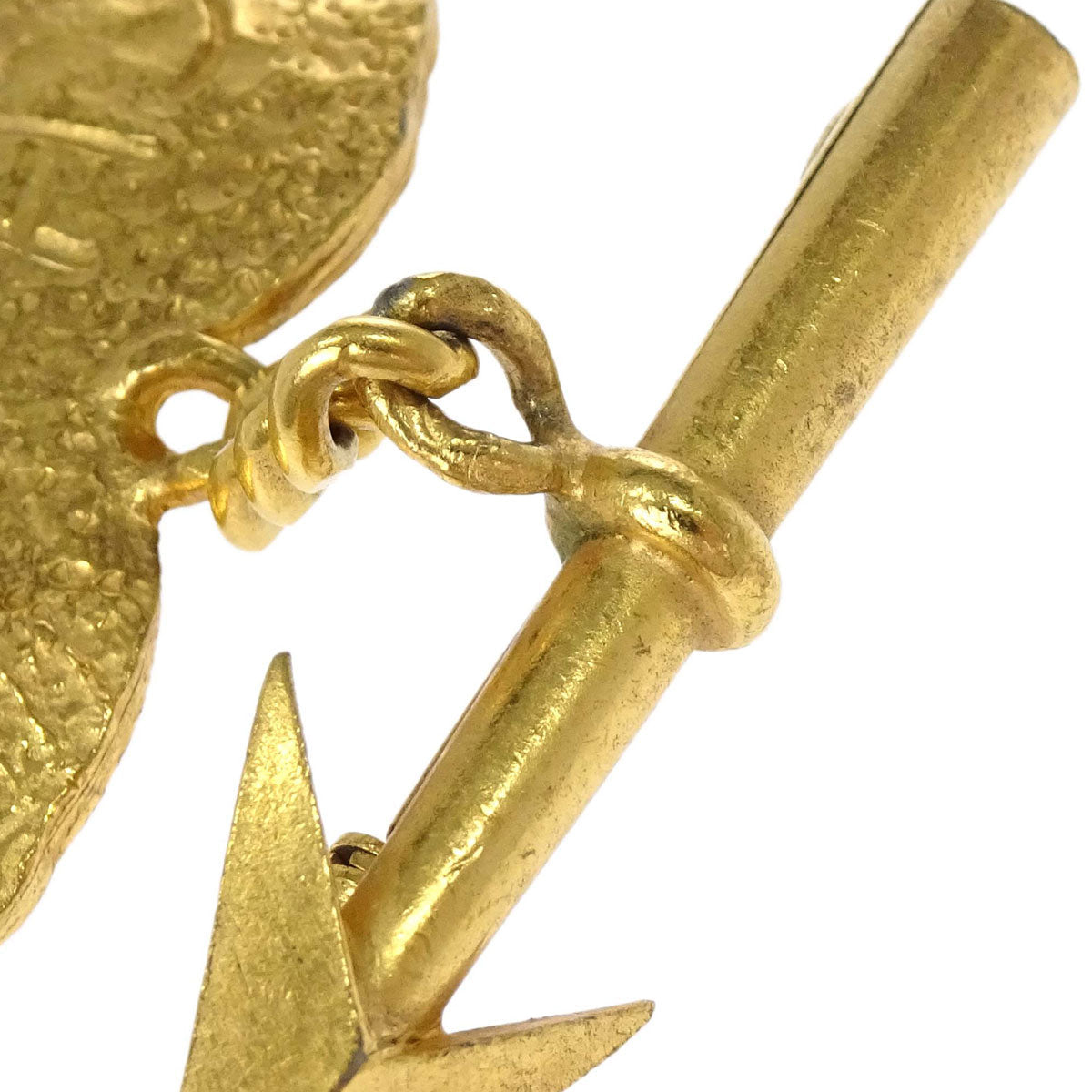 Chanel Heart And Arrow Brooch Pin Gold 93P