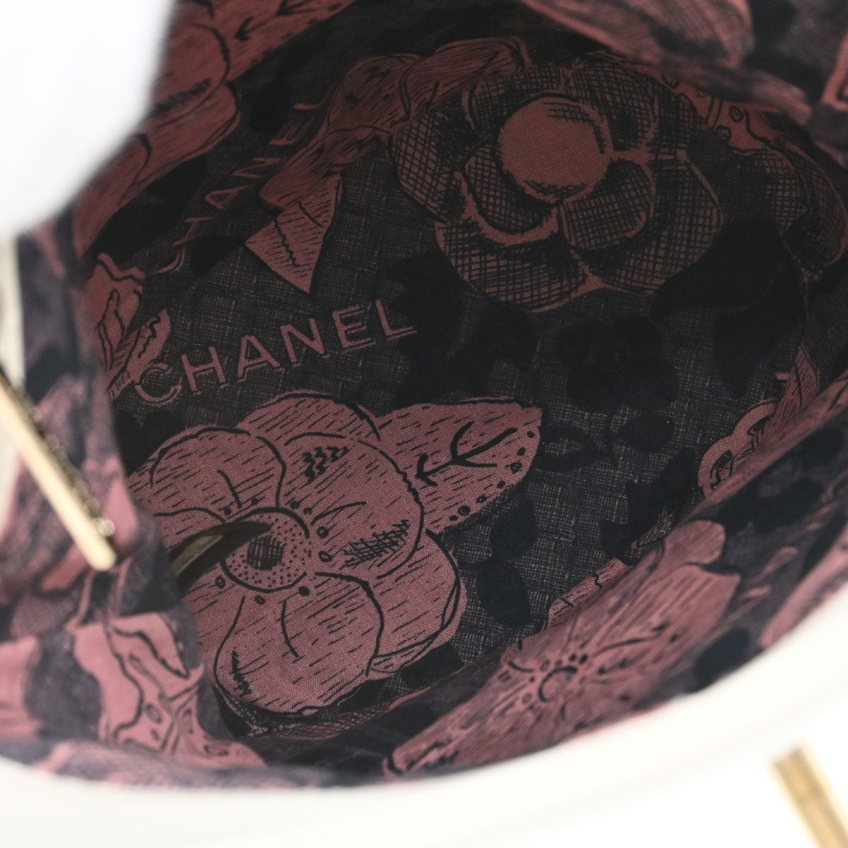 Chanel White Lambskin Bucket Chain Shoulder Bag