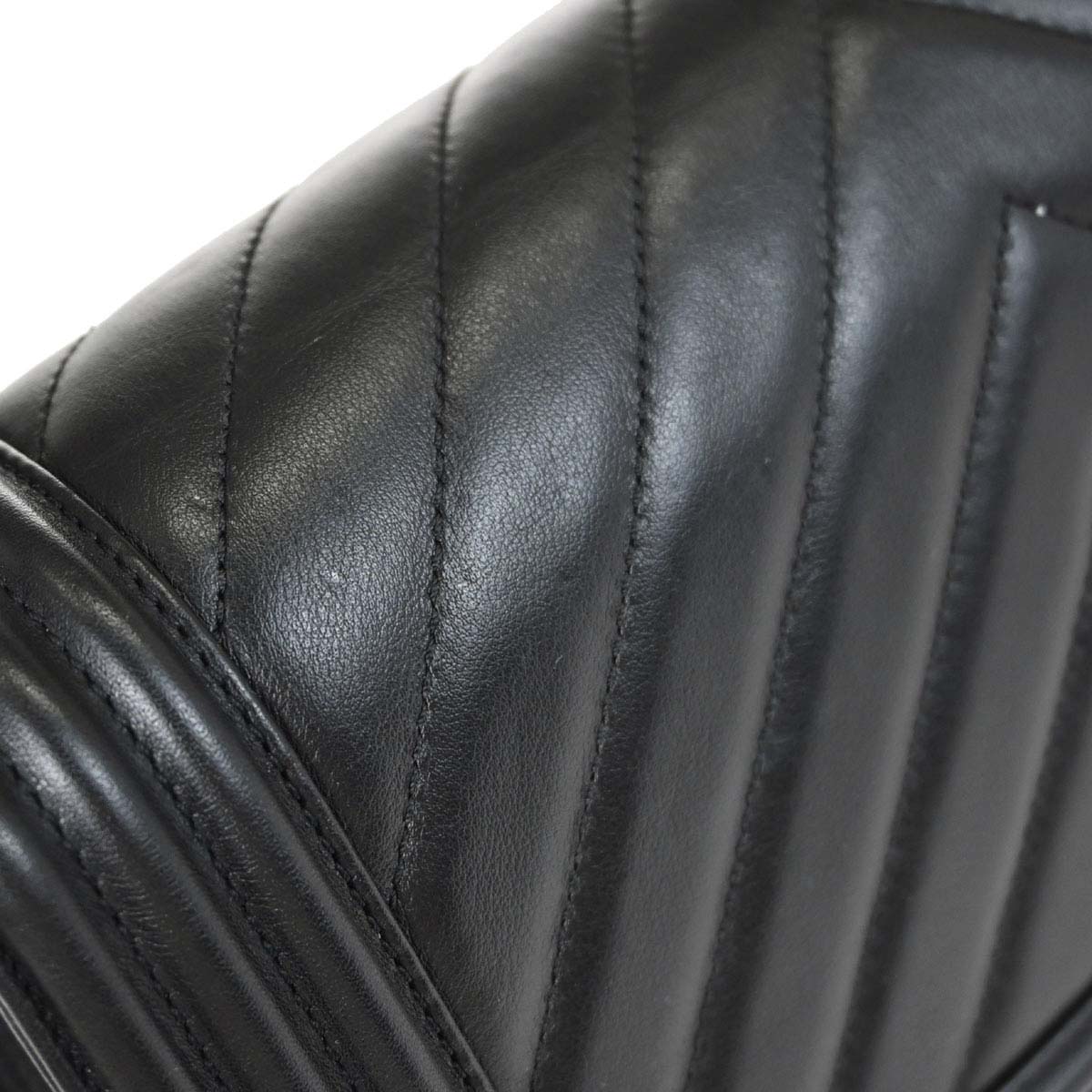 Boy Chanel Black Lambskin Chevron Medium Shoulder Bag