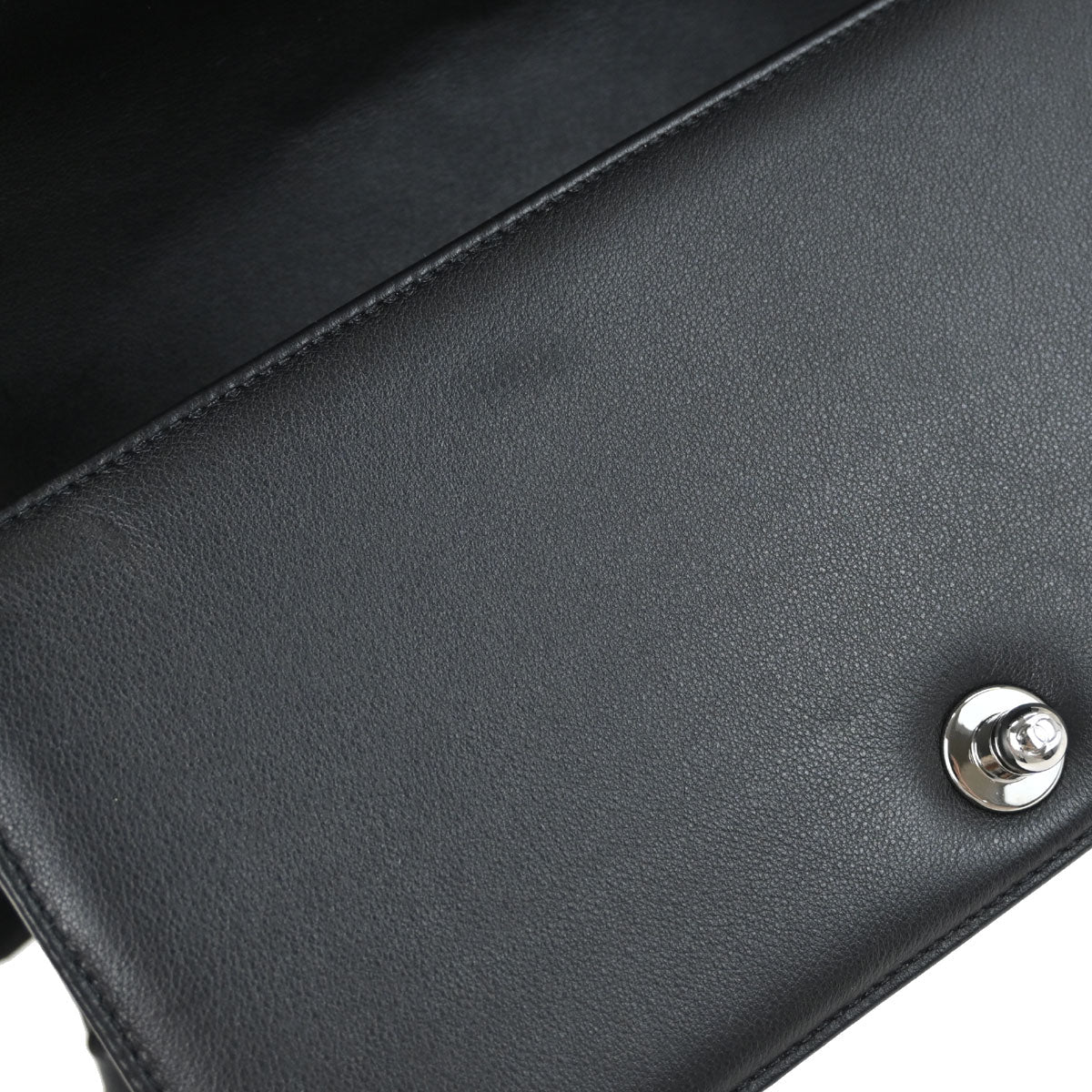Boy Chanel Black Lambskin Chevron Medium Shoulder Bag