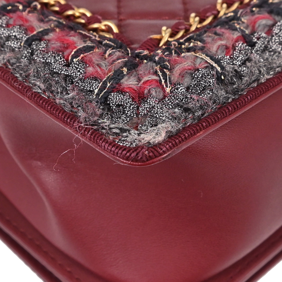 Boy Chanel 2016-2017 Red Lambskin Tweed Medium Shoulder Bag