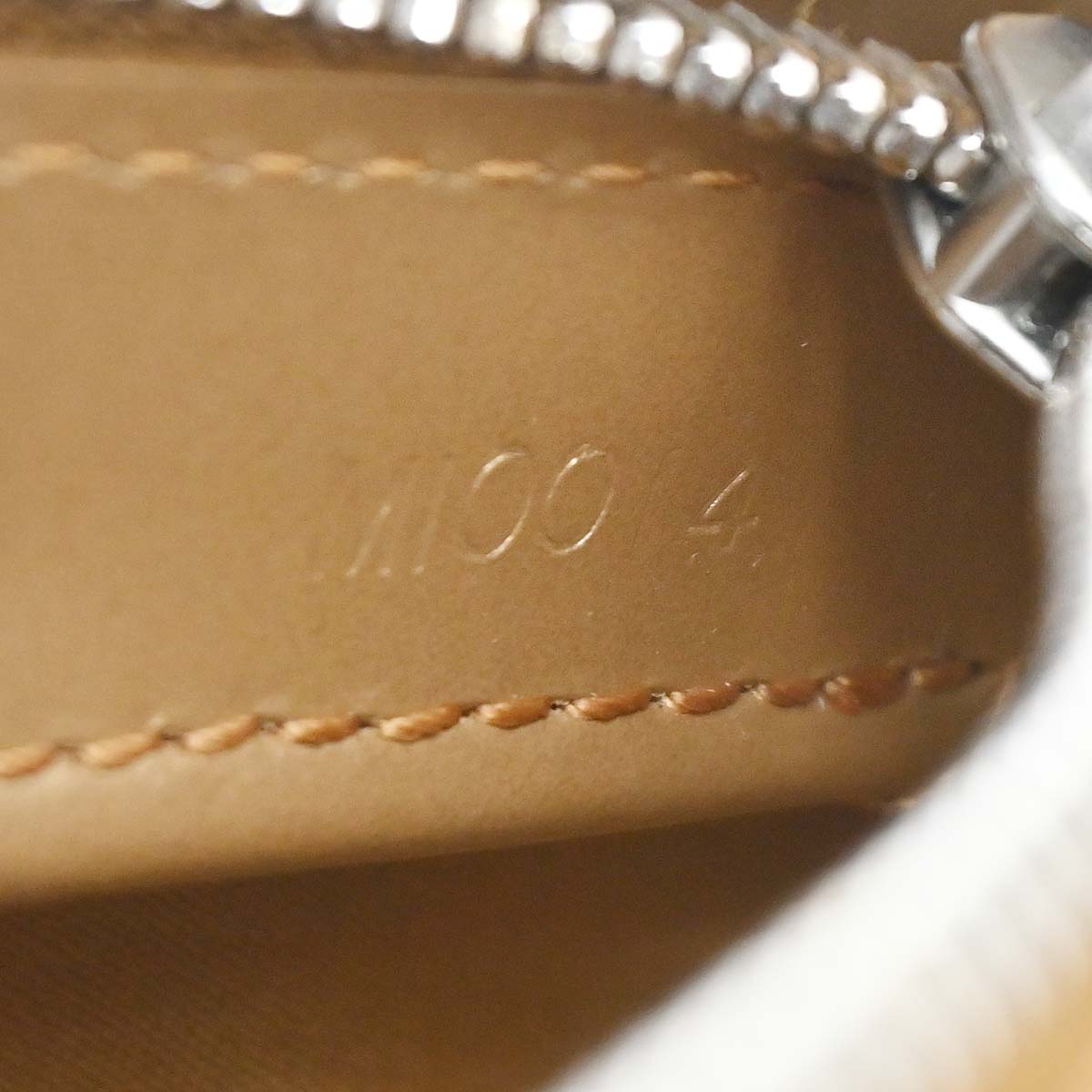 Louis Vuitton Beige Monogram Mat Fowler Handbag M55147