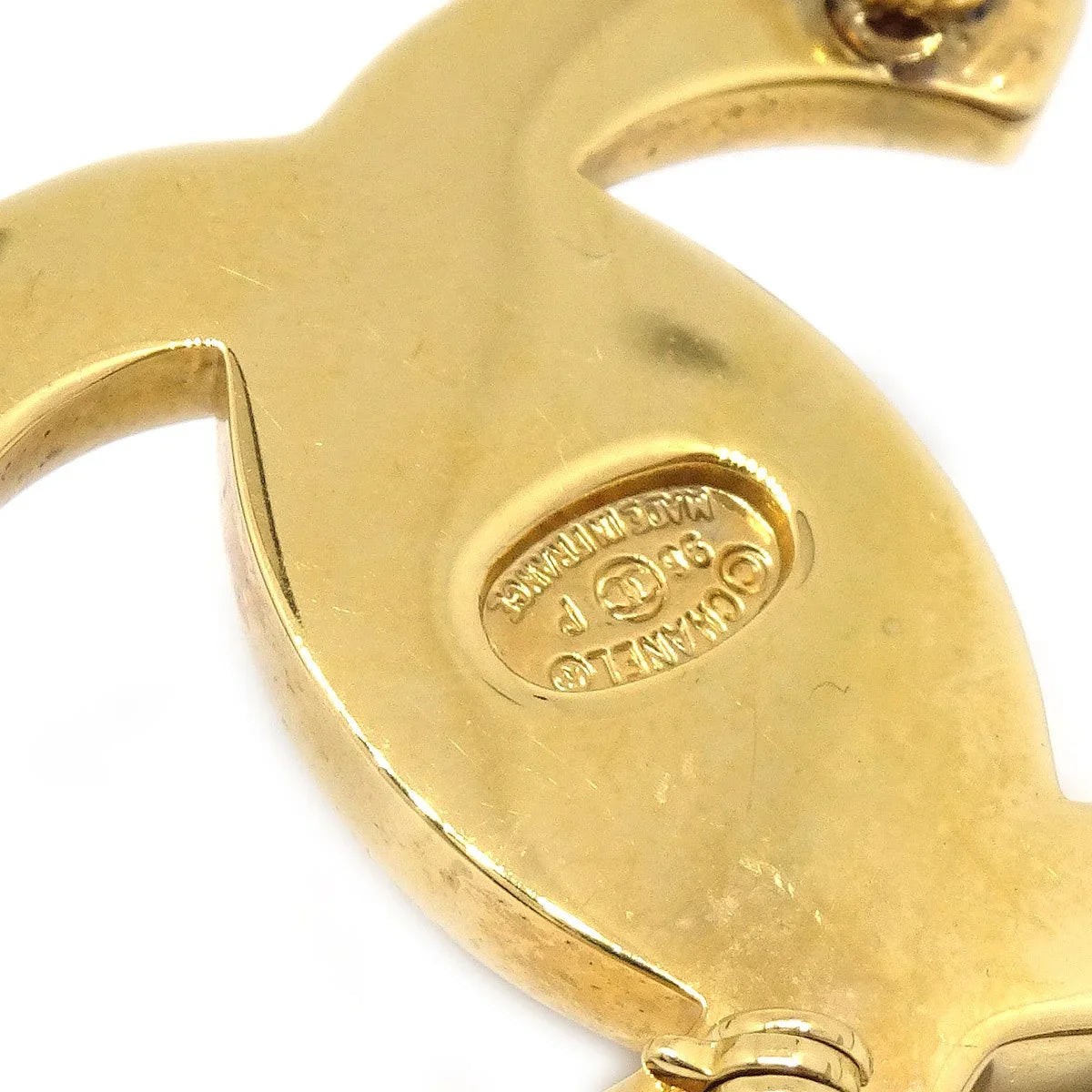 Chanel Turnlock Brooch Gold 96P