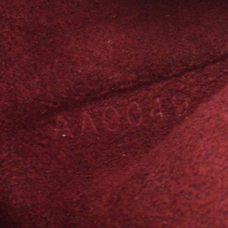 Louis Vuitton 2009 Milla PM M60098封面