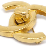 CHANEL 1996 CC Turnlock Brooch Gold Large
