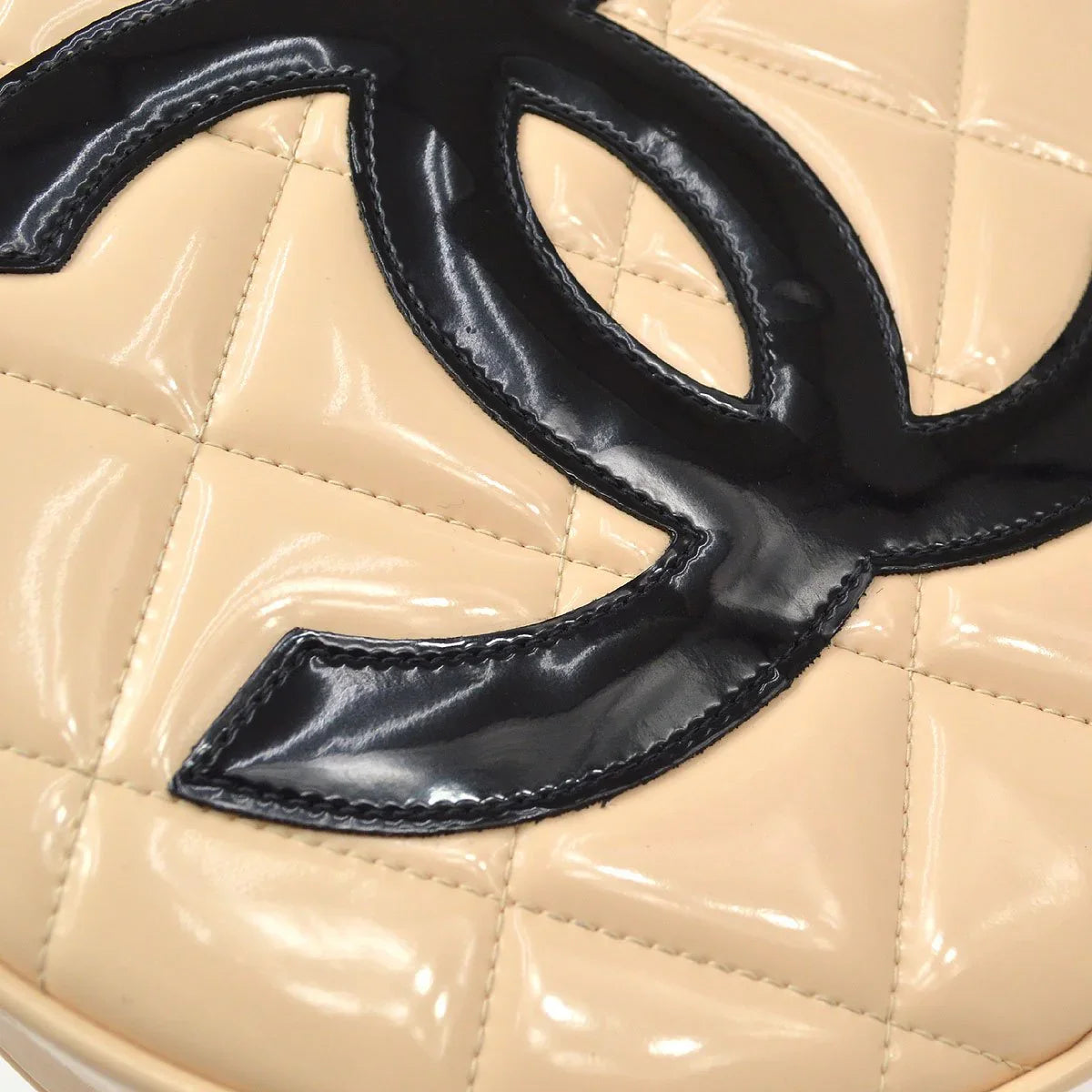 Chanel 1995圆形虚荣手提包