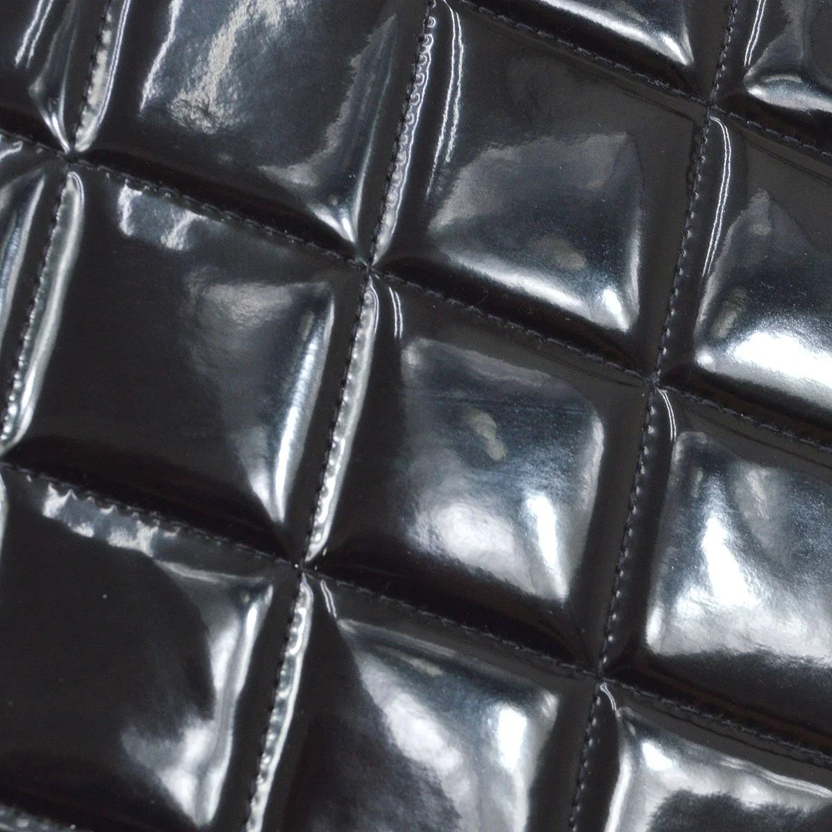 CHANEL * 1995 Black Patent Leather Heart vanity bag
