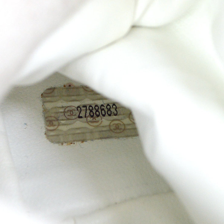 CHANEL 1991-1994 White Lambskin Studded Drawstring Bag – AMORE