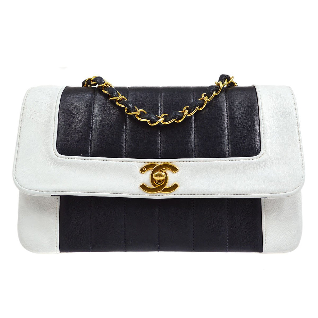 Chanel 1991-1994 Pocket Shoulder Bag Small White Caviar – AMORE Vintage  Tokyo
