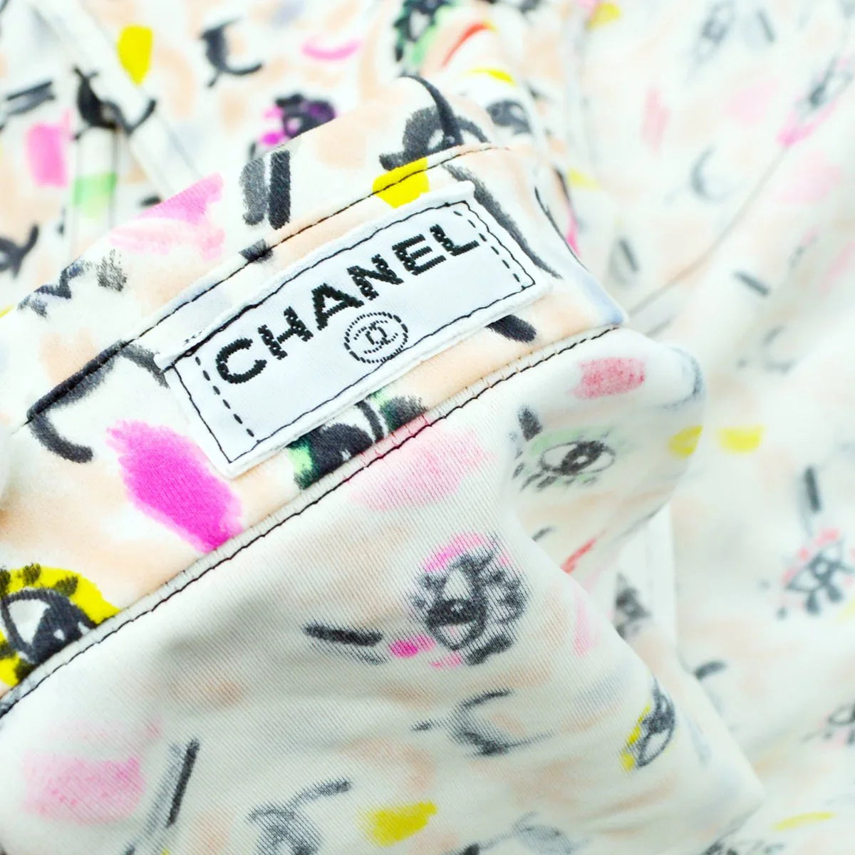 CHANEL 1995 eye logo print CC button-up shirt