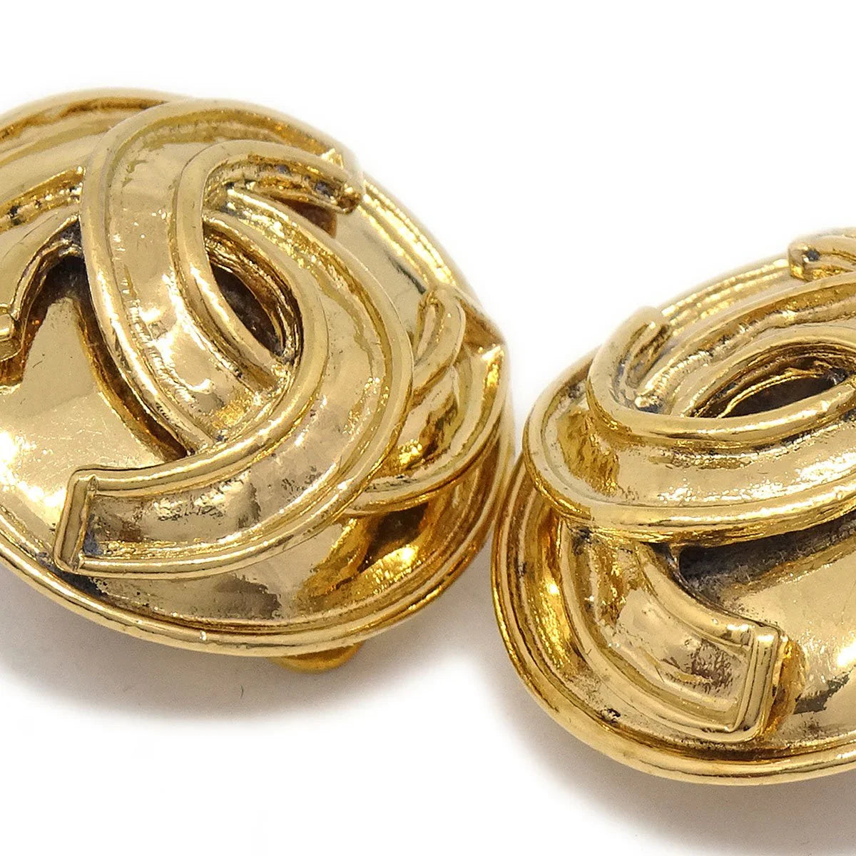 CHANEL 1994 Round Earrings Small