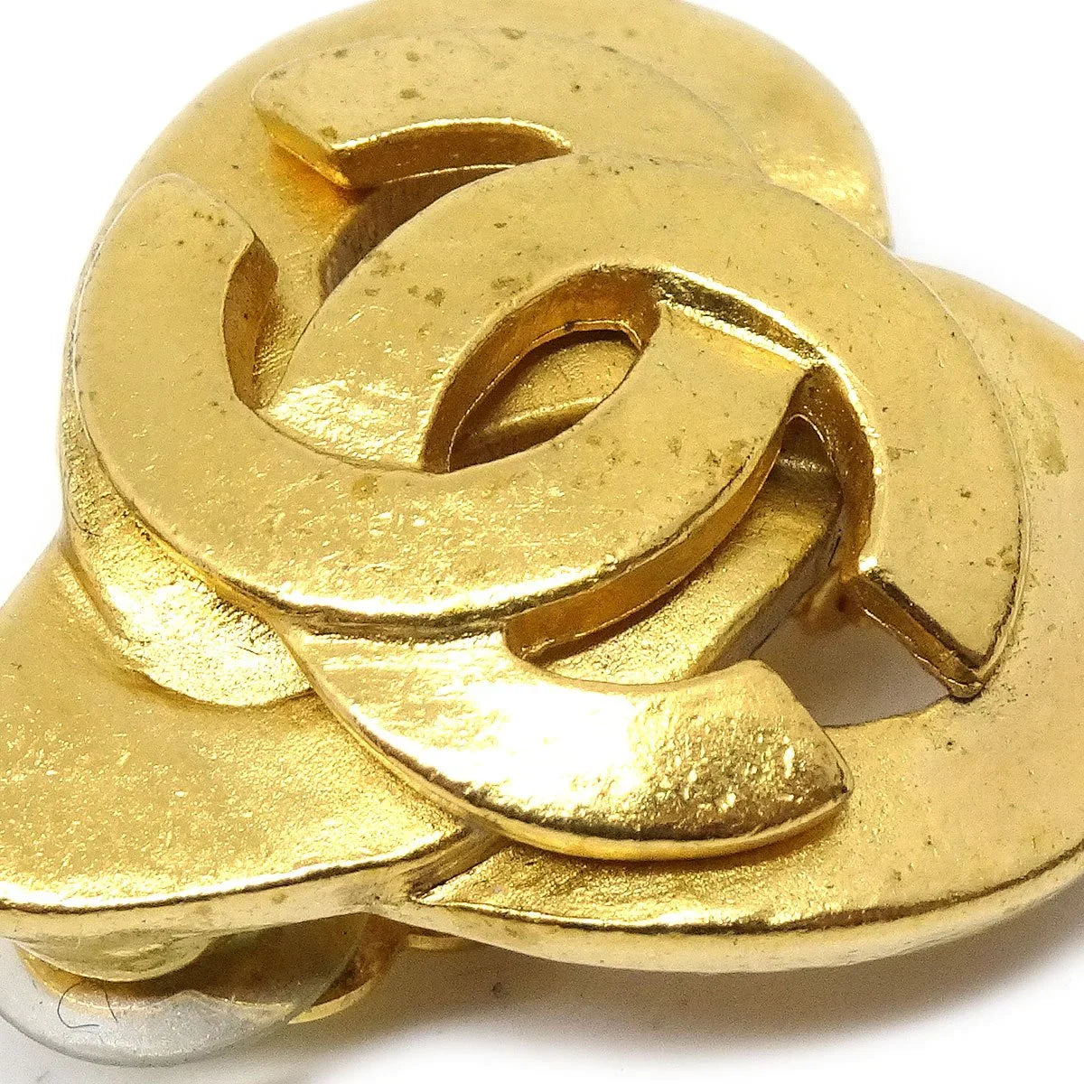 CHANEL 1997 Heart CC Earrings Gold Medium