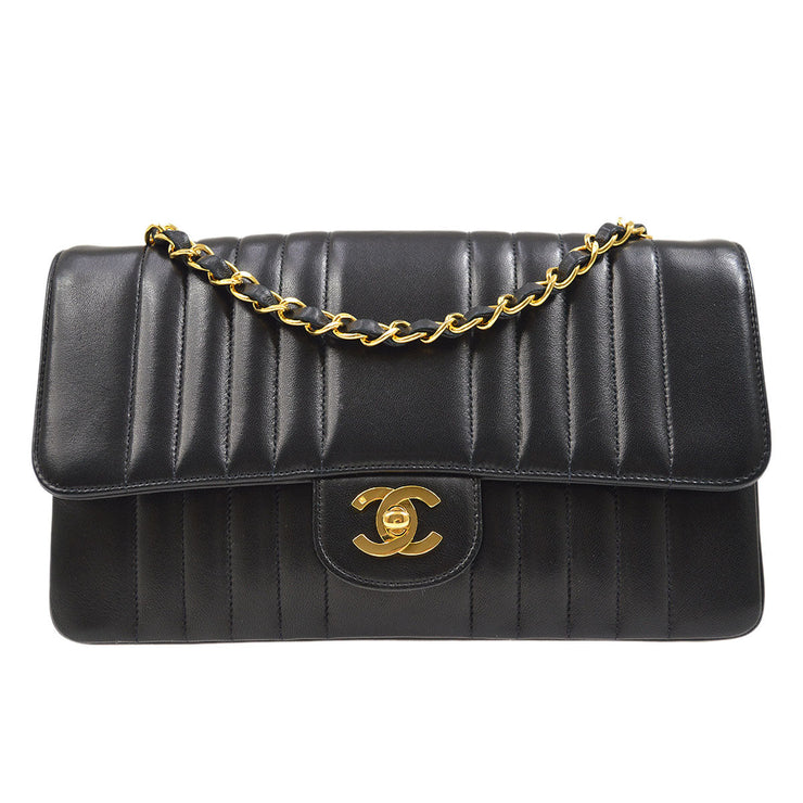 1980s Chanel Black Quilted Lambskin Vintage Classic Single Flap Bag at  1stDibs