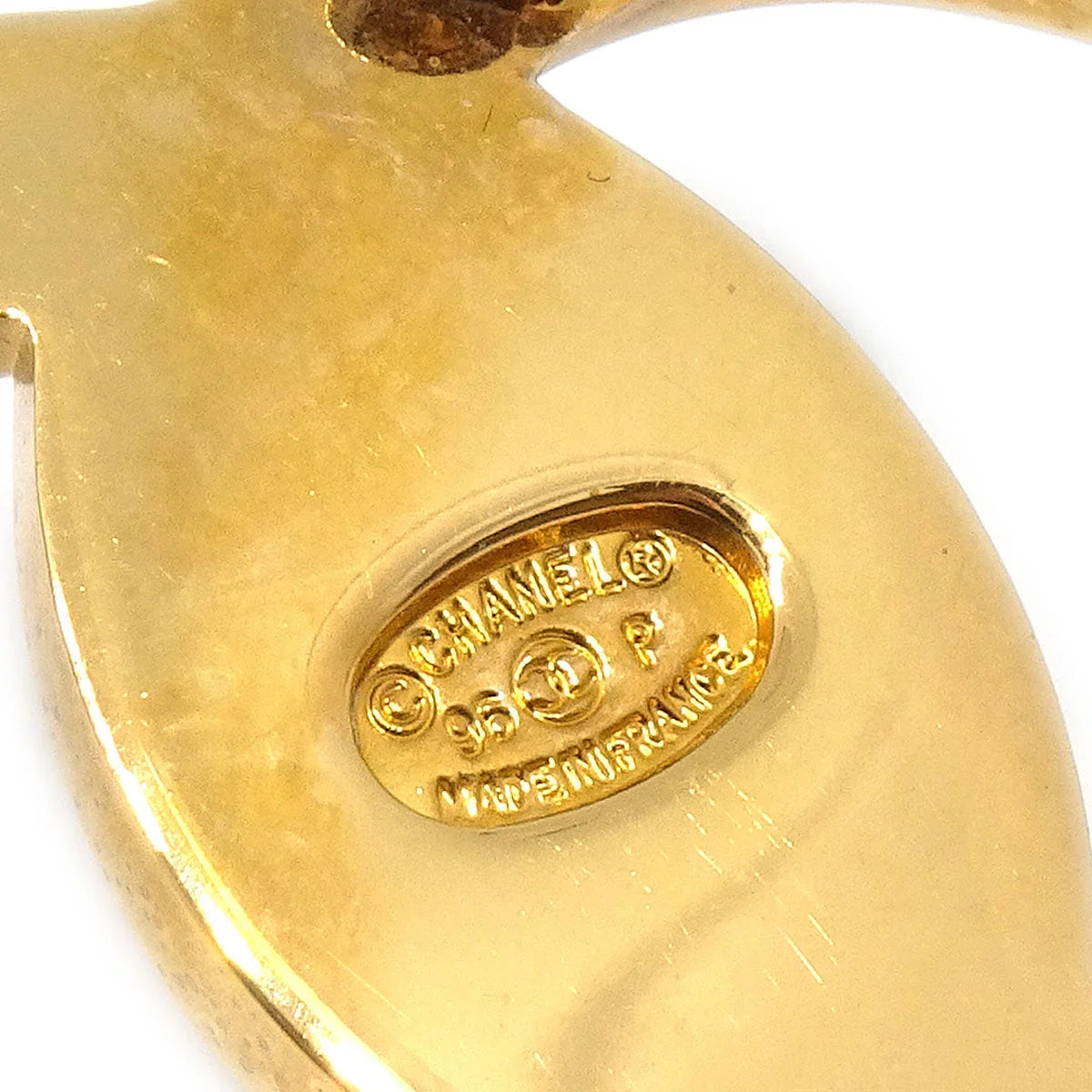 CHANEL Turnlock Brooch Gold 96P
