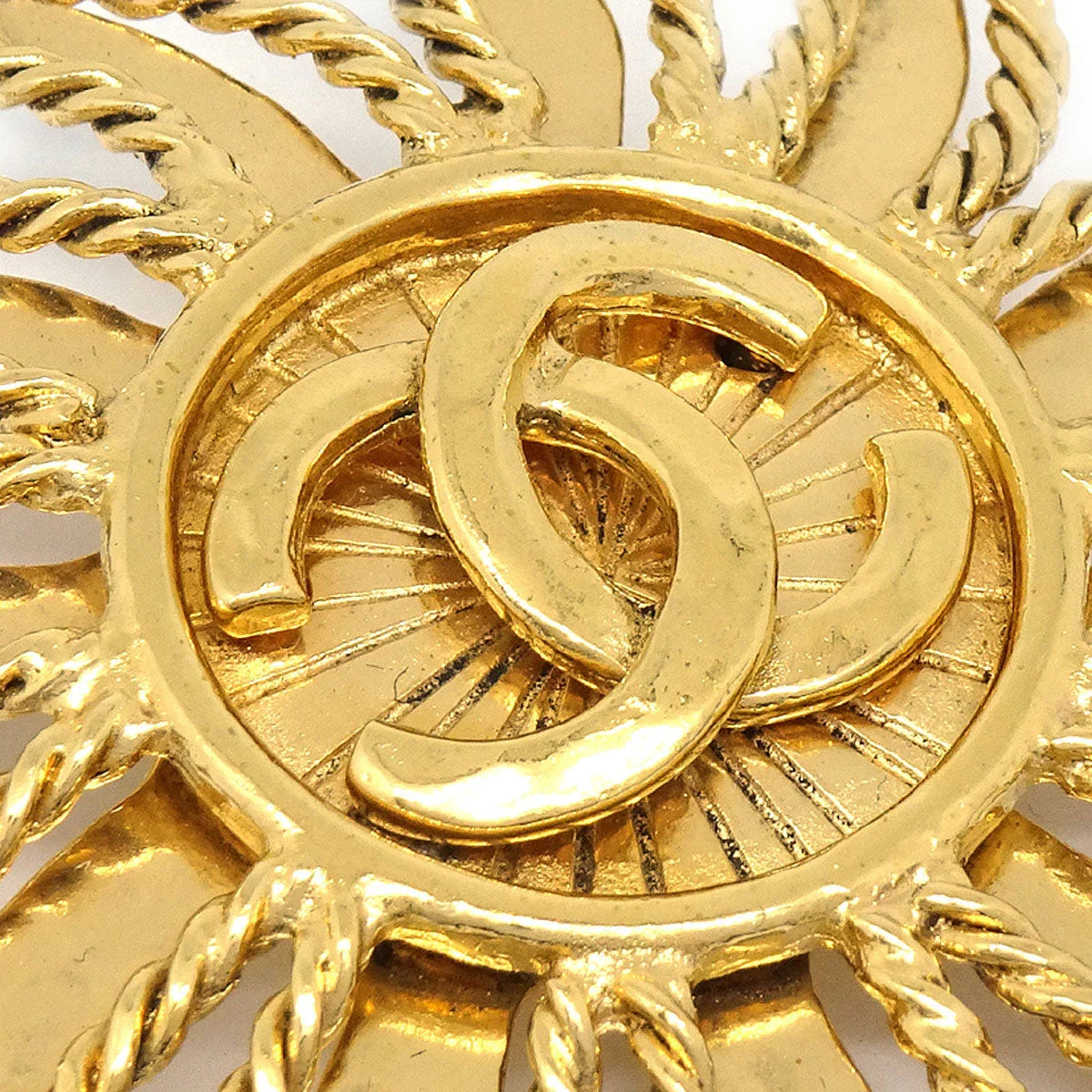 CHANEL 1994 Sun Brooch Gold