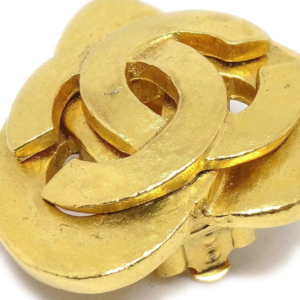 CHANEL 1997 Heart CC Earrings Gold Medium