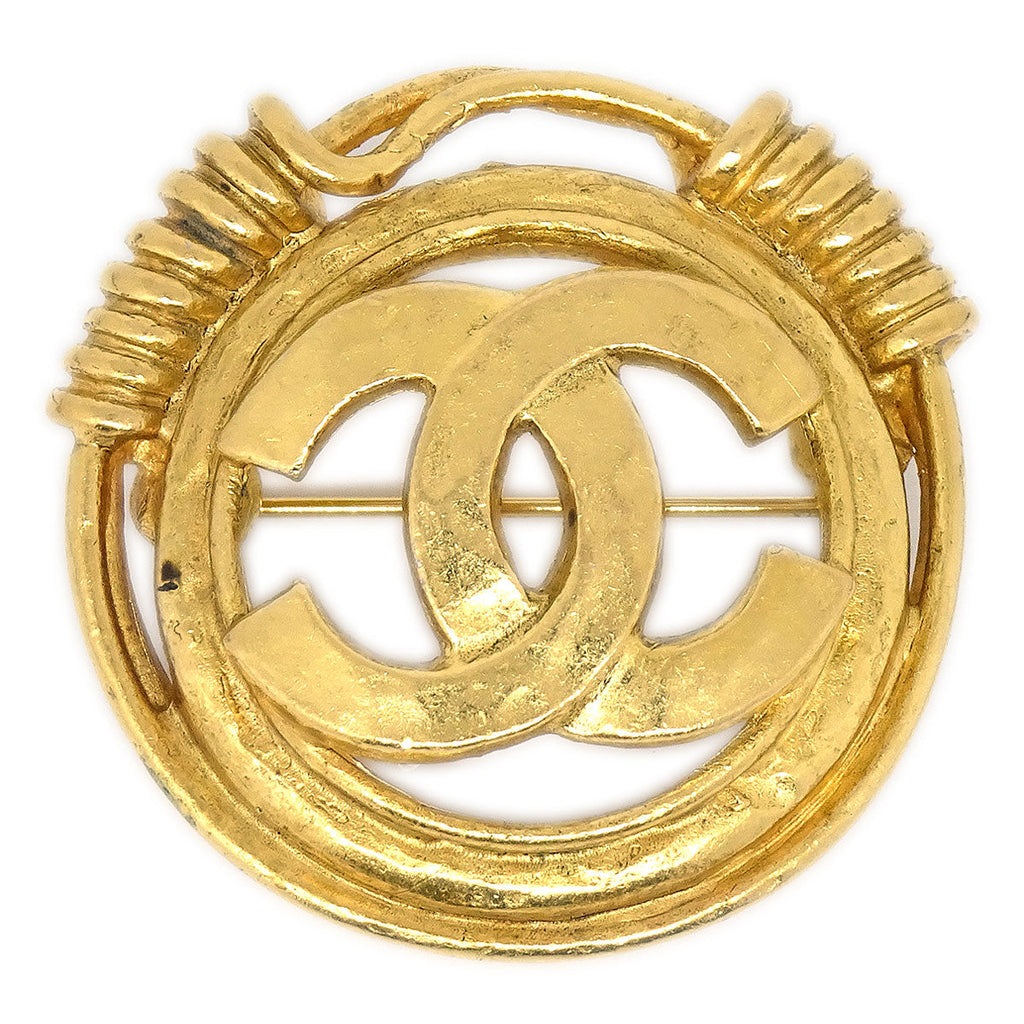 CHANEL 1994 CC Round Brooch Pin Gold Small – AMORE Vintage Tokyo
