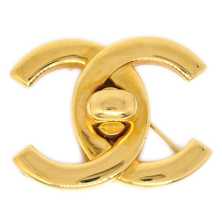 Chanel Twitlock Brouch Pin Gold 96p