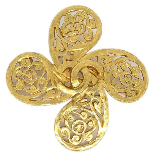 CHANEL 1995 Fretwork Paisley Brooch Gold