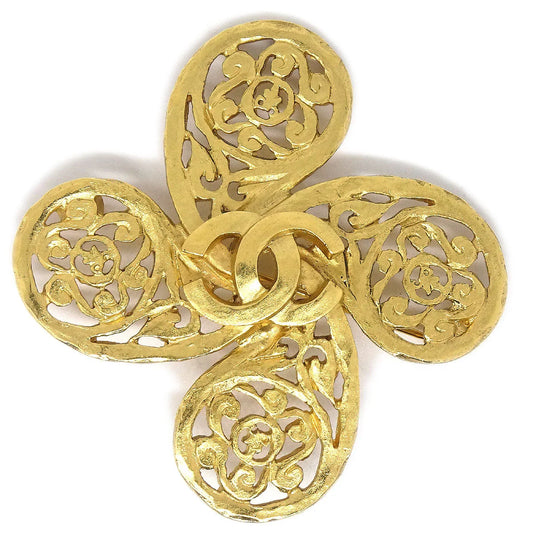CHANEL 1995 Fretwork Paisley Brooch Gold