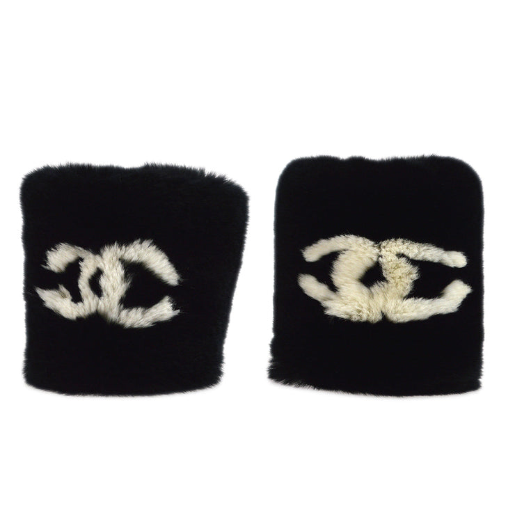 CHANEL 2001 Fall Fur Bracelets Set